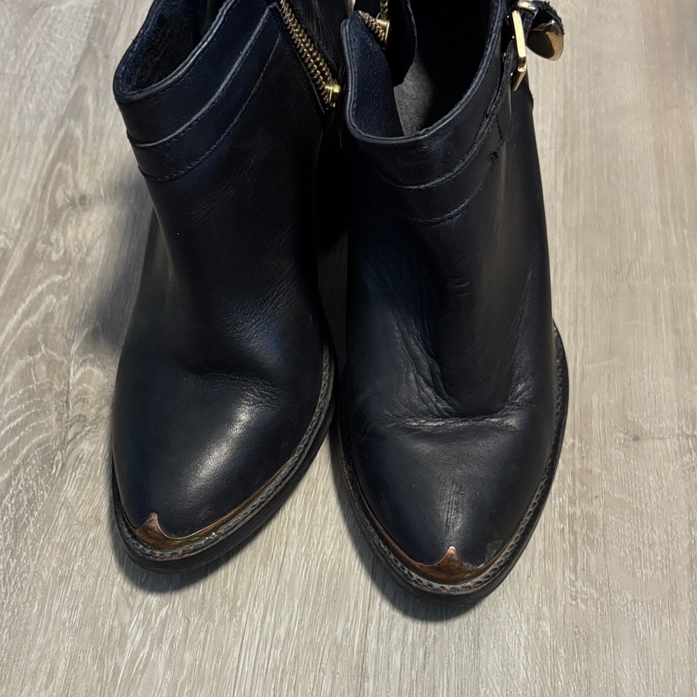 Black‎ Ankle Boots - Picture 2 of 3